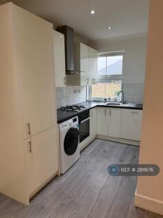 Fitted Kitchen With Appliances 