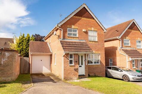 Crawley, RH10 - property photo