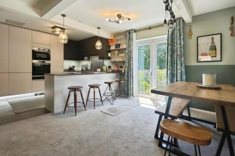 Dining Kitchen Area