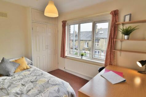 4 DOUBLE BEDS - CROOKES - SPRINGVALE ROAD photo 3