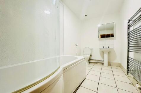 Harlaxton Drive, Lenton photo 4