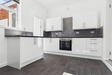 Newly Renovated 2 Bedroom End-Terraced House