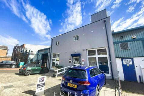 Unit 4 1a Cullen Way Park Royal London NW10 6JZ Industrial unit to let EXT 1.jpg