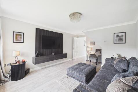 Lounge New 1.jpg