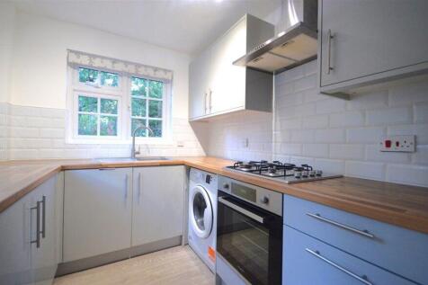 Cathedral Court, King Harry Lane, St Albans, AL3 photo 4