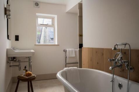 35 - Long Cottage - GL54 4AF - Web.jpg