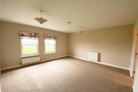 Sitting room with double windows