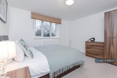 Flat 2 - £1,300 (Available On 18th July 2026) 