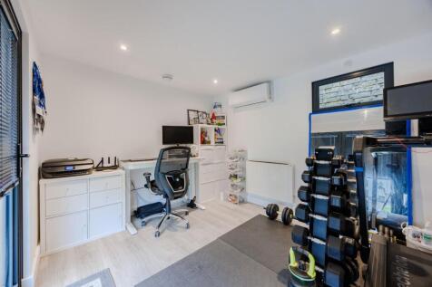 Outbuilding / Office