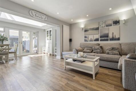 3 Timber Close-001.JPG
