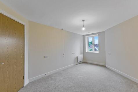 Flats 1-53, The Moors, Thatcham, Berkshire, RG19 4AU photo 4