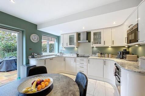 Fitted Kitchen