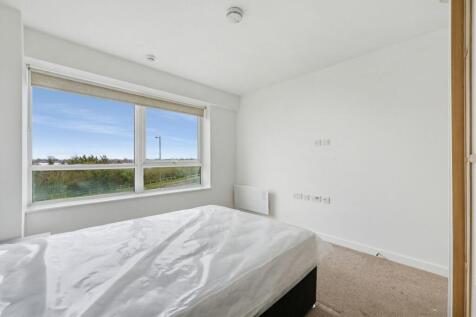 Dolphin House, Windmill Road, TW16 photo 4