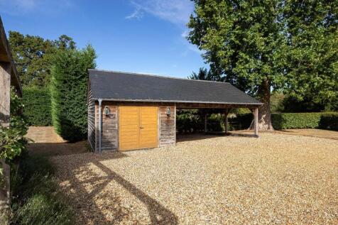Garage/Carport
