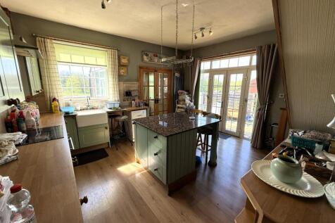 Kitchen.1.jpeg