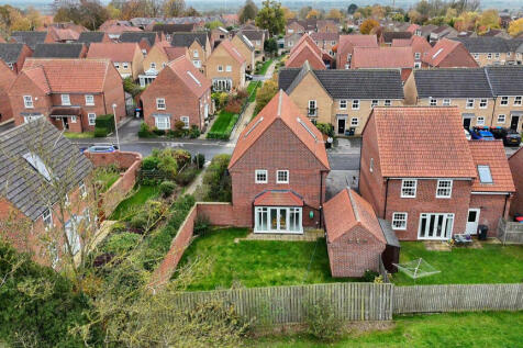 50 Woodlands Park (Exteriors 2) (2 of 3)