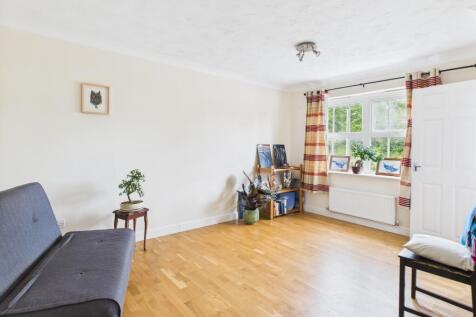 CAM02519G0-PR0291-STILL009