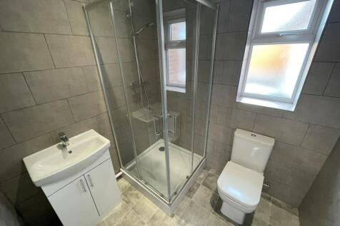 a Broadway East, Carlton, Nottingham photo 4