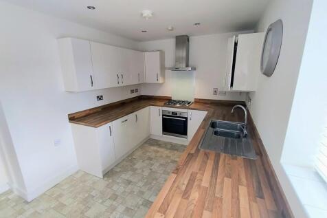 Kellingley Gardens, Bilston, Wolverhampton photo 4