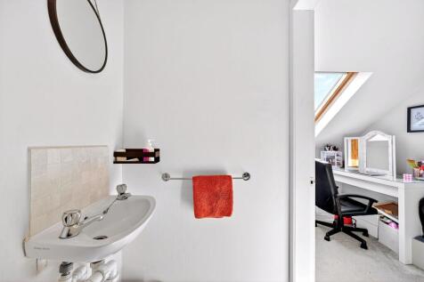 Bedroom Three En-suite