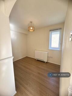 Shorwell Court, Purfleet, RM19 photo 5