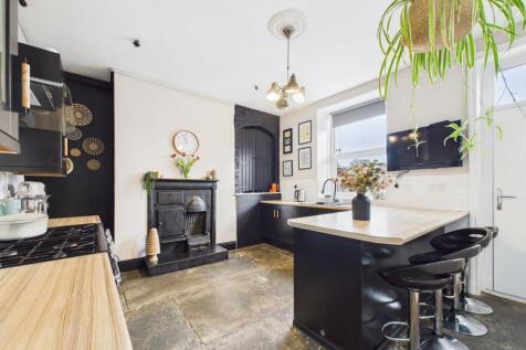 CAM02093G0-PR0070-STILL029