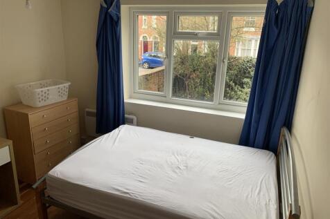 Flat 1, Russell Court, Russell Terrace, CV31 1EY photo 3
