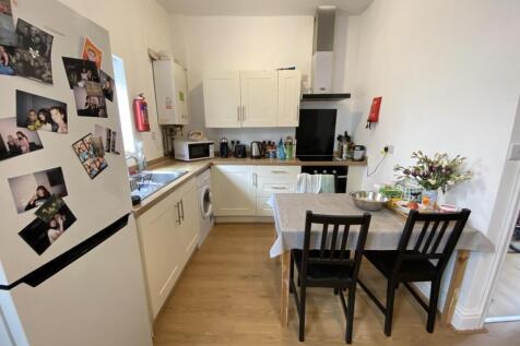 Cedar Grove, Fallowfield, £148pppw photo 4