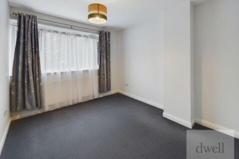 Tinshill Road, Cookridge, Leeds, LS16 photo 4