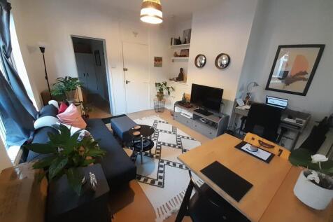 1. living room 1.jpg