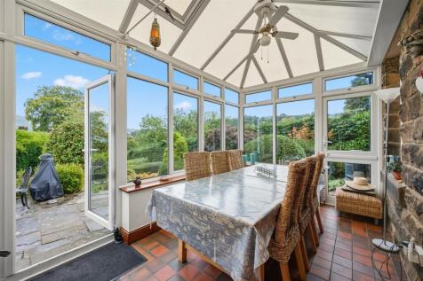 Garden Room - dining area.jpg
