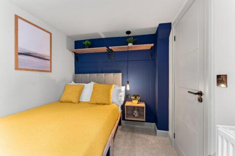 Room 5 - Ensuite