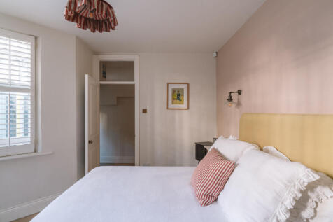 304385 - 77LadbrokeRoad_HighRes-19.jpg