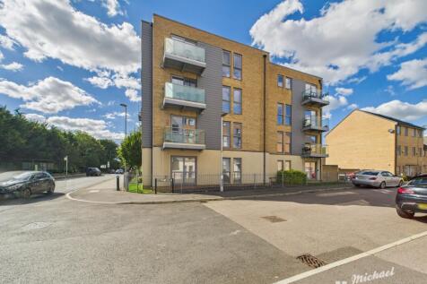 CAM02773G0-PR0360-STILL016