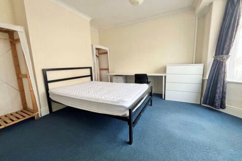 P01685-STUDENT FIVE DOUBLE BEDROOMS, WINTON photo 4