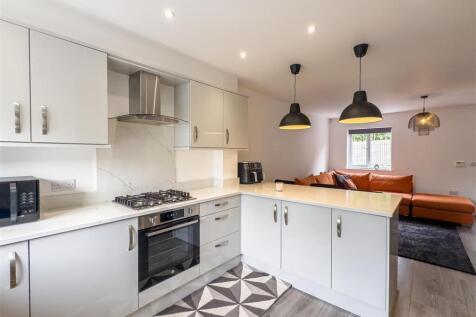 KITCHEN/DINER/LOUNGE