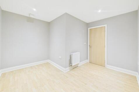 CAM04511G0-PR0146-STILL007.jpg