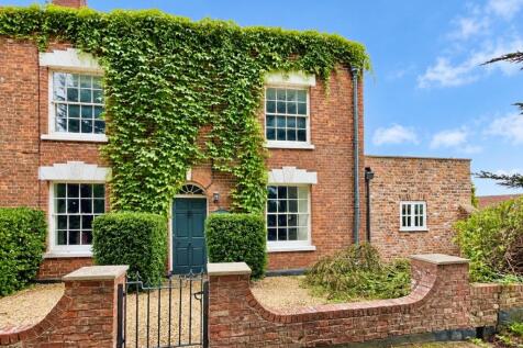 york house front photo..jpg