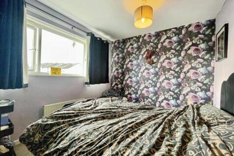 Stanks Gardens, Leeds, West Yorkshire, LS14 photo 4