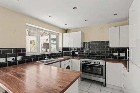 Deer Park Drive Arnold, Nottingham, NG5 8SA