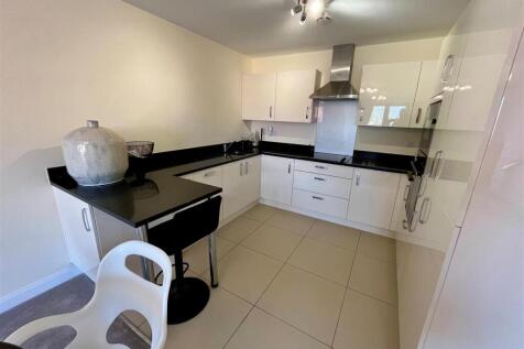 Kitchen Area.jpg