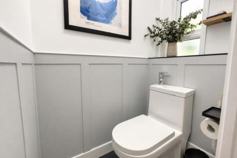 Toilet.jpg