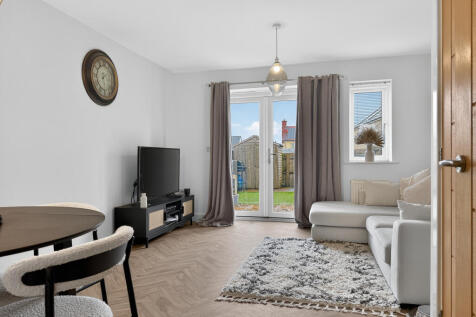Sitting/Dining Room