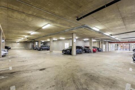 28 Newland Gate, Lilys Walk, HP11 2FZ-14.jpg