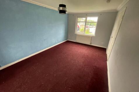 Lounge 4.9m x 3.2m