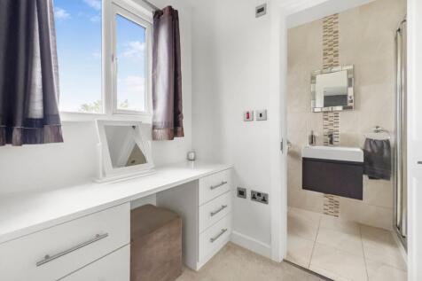 Dressing Area and En-Suite