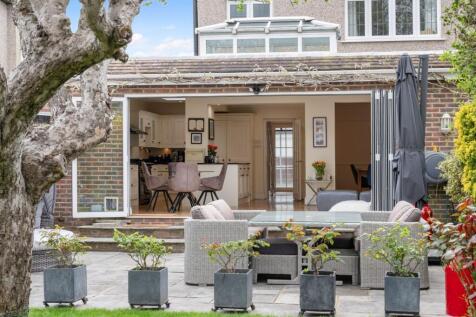 EWELL PARK WAY