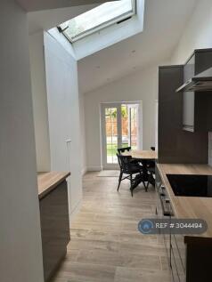 Lichfield Road, London, E6 photo 3