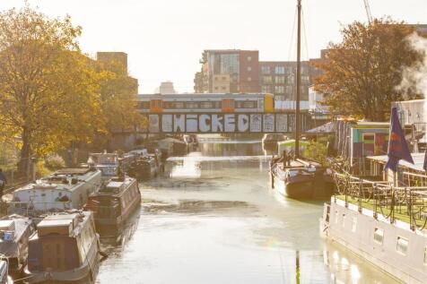 Honour Lea Avenue E20