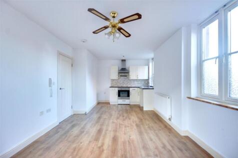 Open Plan Living/Dining Kitchen